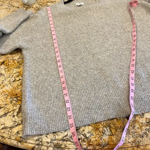 J. CREW Extra Soft Oversized Sweater - Picture 9 of 11